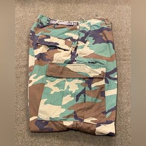 1985 Used US Military USGI Woodland Camouflage Cargo Pants Men’s Medium Regular